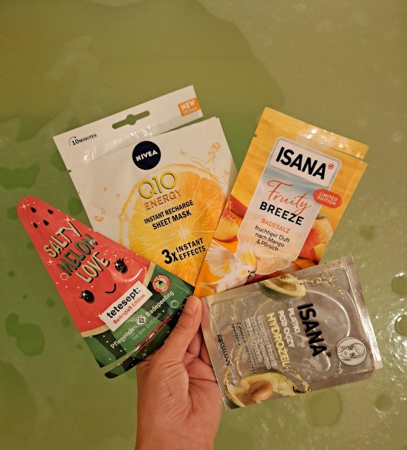 akcja denkowanie! grudzień - kosmetyki w świątecznych opakowaniach i świątecznych kolorach 🎄❄️⛄🎀🎁🎅