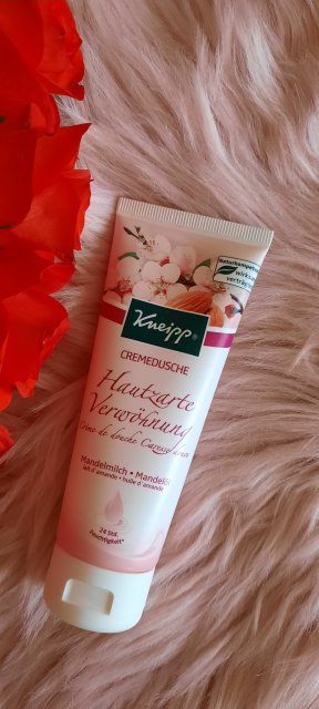 Kneipp Żel pod prysznic, Mleko migdałowe i olej migdałowy