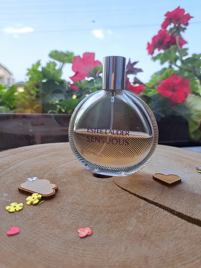 Estee Lauder Woda perfumowana, Sensuous EDP