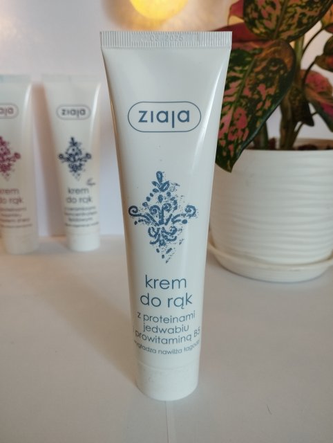 Ziaja Krem do rąk, Wygładza, nawilża, koi, Z proteinami jedwabiu i prowitaminą B5
