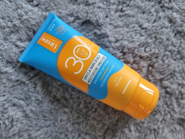 Lirene Dermoprogram, Emulsja do opalania, Nawilżająca, Utrwala opaleniznę, SPF 20