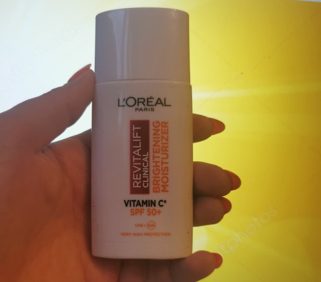 L'Oréal Revitalift Clinical, Krem do twarzy, Rozświetlajacy, Na dzień, Z witaminą C i SPF50