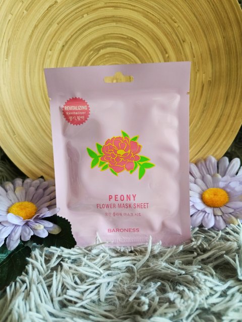 Rewitalizujacy kwiat piwoni