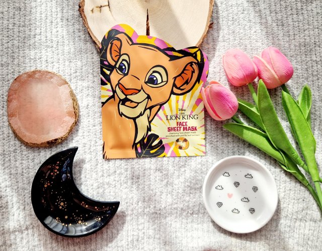 Topbrands Europe B.V. Disney, The Lion King, Maseczka do twarzy w płachcie, Nala, Oczyszczająca z ekstraktem z liści pachnotki