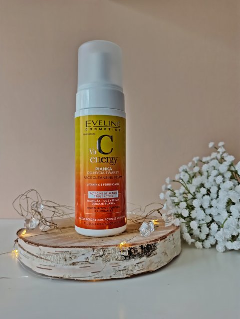 Eveline Vit C Energy, Pianka do mycia twarzy, Nawilża, Oczyszcza, Dodaje Blasku, Każdy rodzaj cery, również wrażliwa
