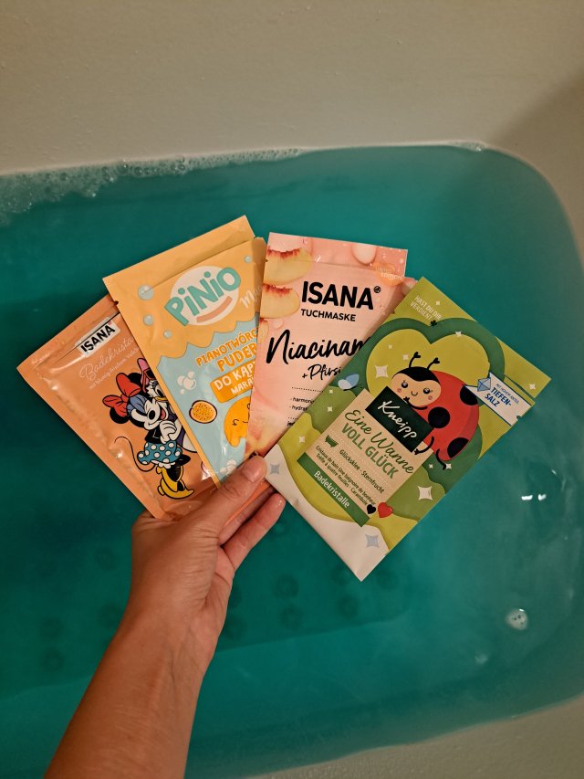 akcja denkowanie! grudzień - kosmetyki w świątecznych opakowaniach i świątecznych kolorach 🎄❄️⛄🎀🎁🎅