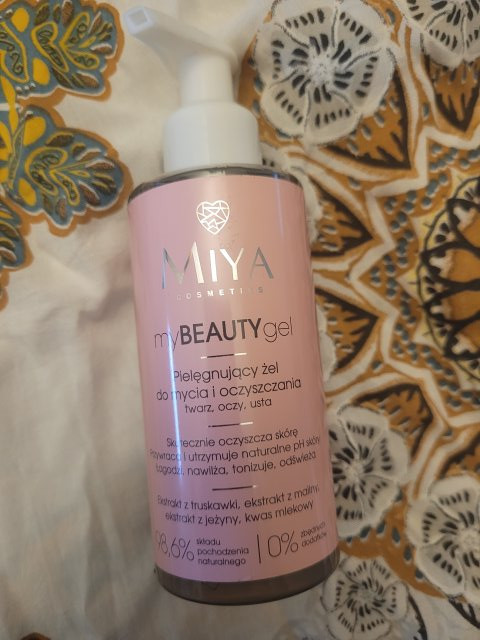 Miya Cosmetics MyBEAUTYgel, Żel do mycia i oczyszczania, Pielęgnujący, Twarz, oczy i usta, Ekstrakt z truskawki, ekstrakt z maliny i ekstrakt z jeżyny
