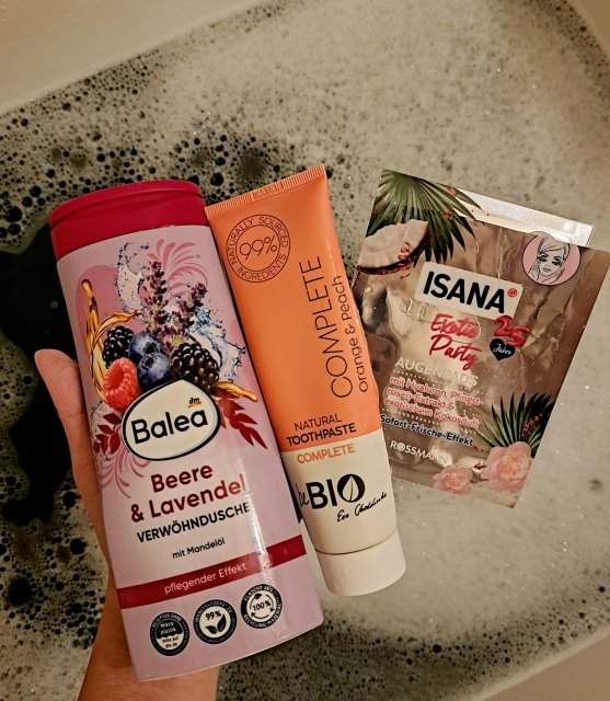 akcja denkowanie! grudzień - kosmetyki w świątecznych opakowaniach i świątecznych kolorach 🎄❄️⛄🎀🎁🎅