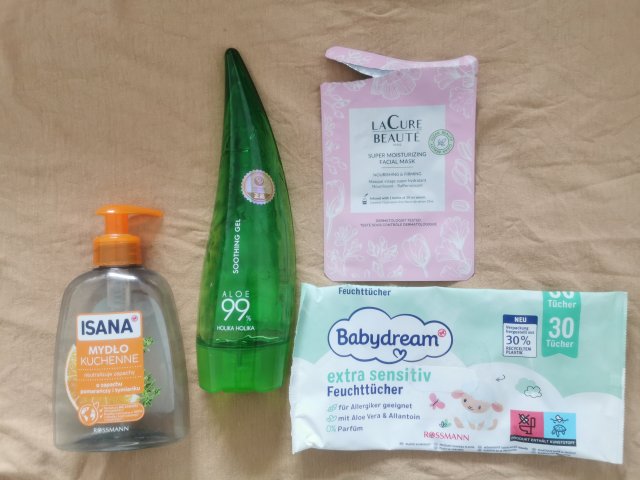 Denkowanie część druga :) Grudzień, kosmetyki w świątecznych opakowaniach lub w świątecznych kolorach: czerwonym, zielonym i złotym 