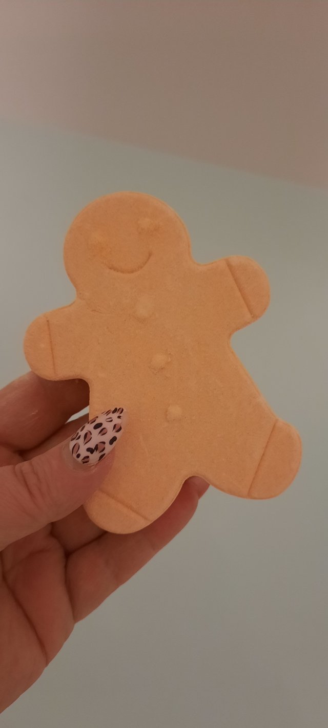 Denkowanie część druga :) Grudzień, kosmetyki w świątecznych opakowaniach lub w świątecznych kolorach: czerwonym, zielonym i złotym 