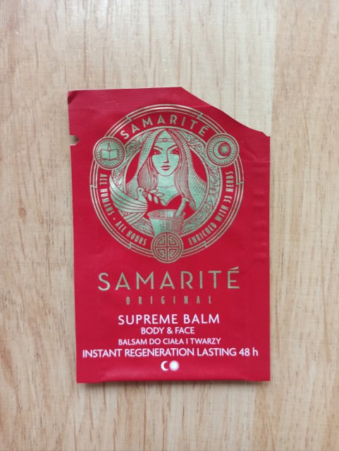 Denkowanie część druga :) Grudzień, kosmetyki w świątecznych opakowaniach lub w świątecznych kolorach: czerwonym, zielonym i złotym 