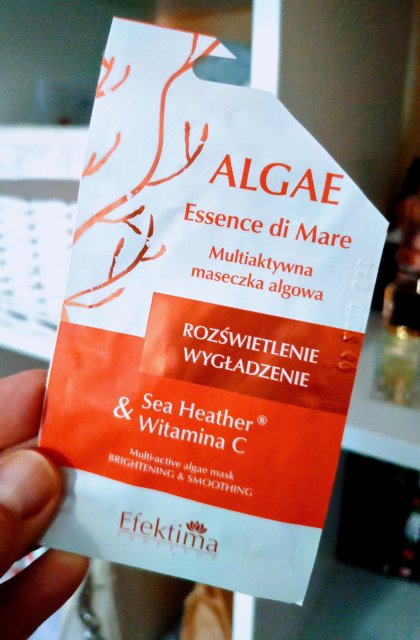 Denkowanie część druga :) Grudzień, kosmetyki w świątecznych opakowaniach lub w świątecznych kolorach: czerwonym, zielonym i złotym 