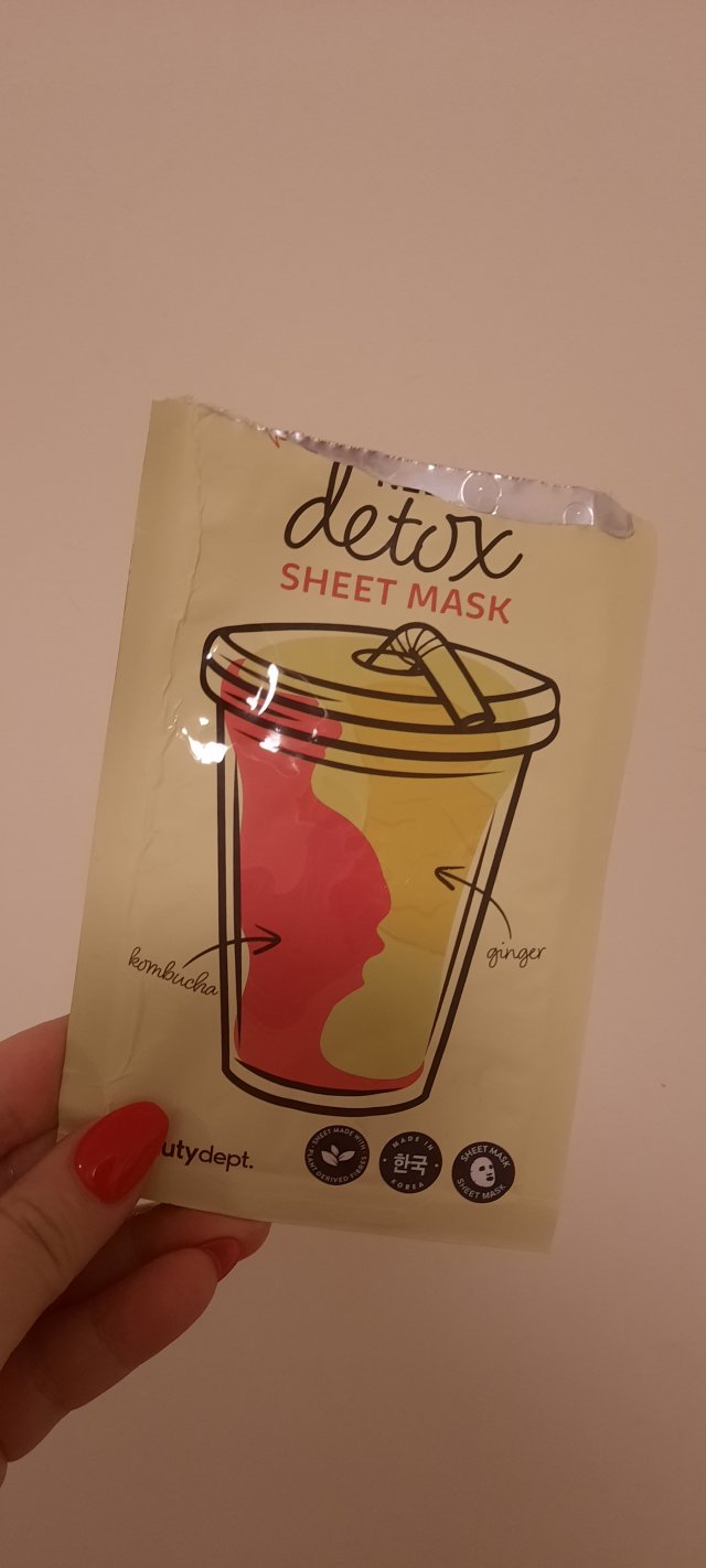 Denkowanie część druga :) Grudzień, kosmetyki w świątecznych opakowaniach lub w świątecznych kolorach: czerwonym, zielonym i złotym 