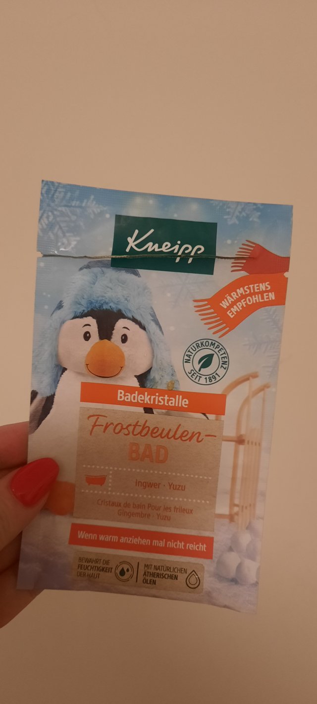 Denkowanie część druga :) Grudzień, kosmetyki w świątecznych opakowaniach lub w świątecznych kolorach: czerwonym, zielonym i złotym 