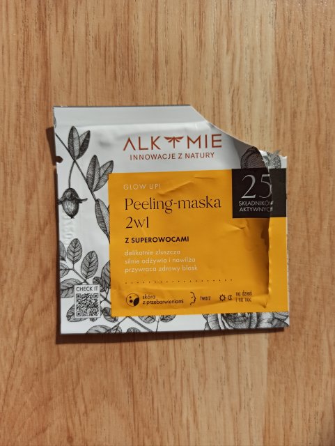 Denkowanie część druga :) Grudzień, kosmetyki w świątecznych opakowaniach lub w świątecznych kolorach: czerwonym, zielonym i złotym 