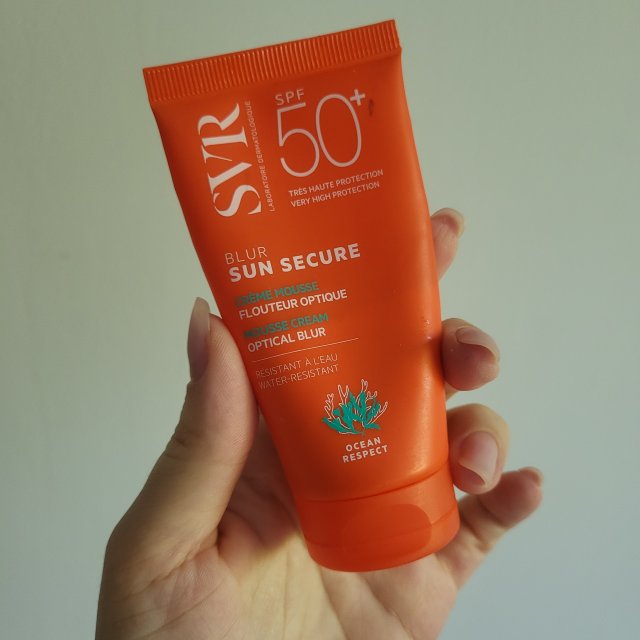 Denkowanie część druga :) Grudzień, kosmetyki w świątecznych opakowaniach lub w świątecznych kolorach: czerwonym, zielonym i złotym 