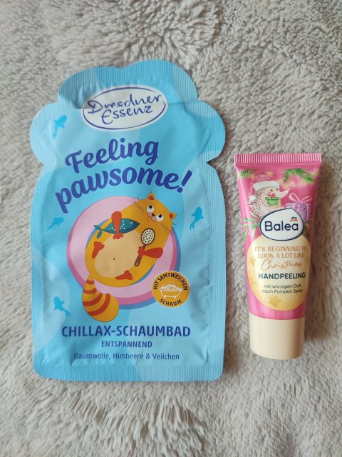 Denkowanie część druga :) Grudzień, kosmetyki w świątecznych opakowaniach lub w świątecznych kolorach: czerwonym, zielonym i złotym 