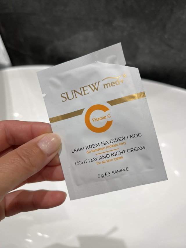 Denkowanie część druga :) Grudzień, kosmetyki w świątecznych opakowaniach lub w świątecznych kolorach: czerwonym, zielonym i złotym 