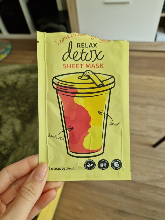 Denkowanie część druga :) Grudzień, kosmetyki w świątecznych opakowaniach lub w świątecznych kolorach: czerwonym, zielonym i złotym 