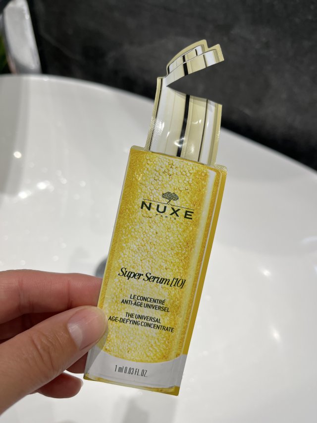 Denkowanie część druga :) Grudzień, kosmetyki w świątecznych opakowaniach lub w świątecznych kolorach: czerwonym, zielonym i złotym 