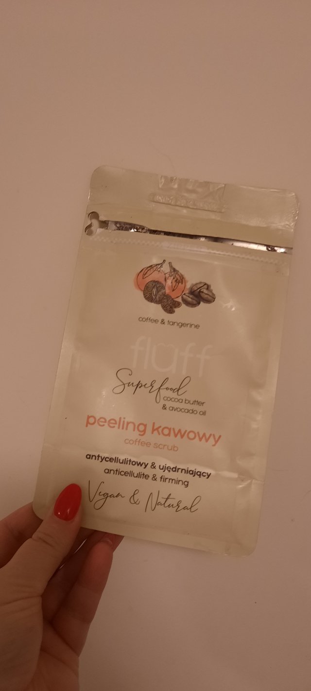 Denkowanie część druga :) Grudzień, kosmetyki w świątecznych opakowaniach lub w świątecznych kolorach: czerwonym, zielonym i złotym 