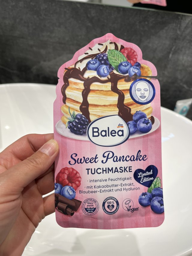 Denkowanie część druga :) Grudzień, kosmetyki w świątecznych opakowaniach lub w świątecznych kolorach: czerwonym, zielonym i złotym 