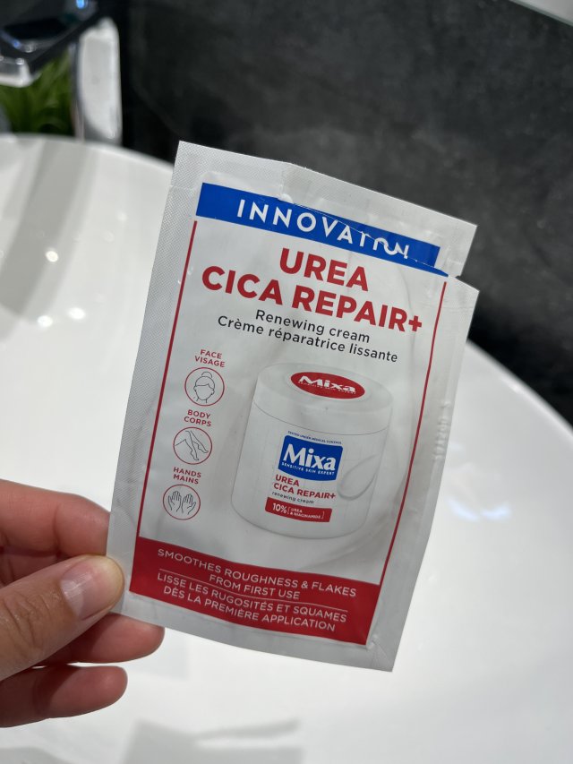 Denkowanie część druga :) Grudzień, kosmetyki w świątecznych opakowaniach lub w świątecznych kolorach: czerwonym, zielonym i złotym 