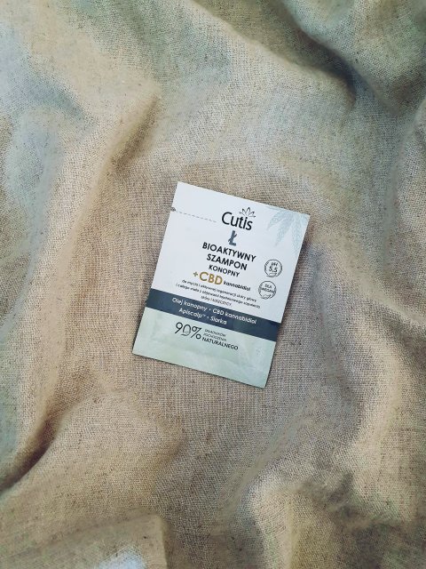 Cutis bioaktywny szampon konopny CBD kannabidiol  