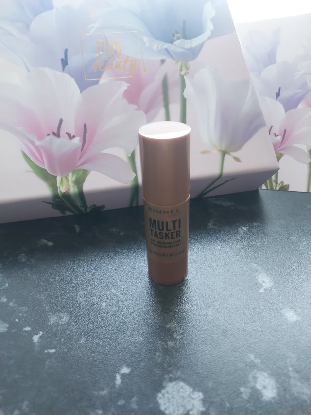 Rimmel Multi Tasker, Bronzer do twarzy, w sztyfcie, 002 Medium