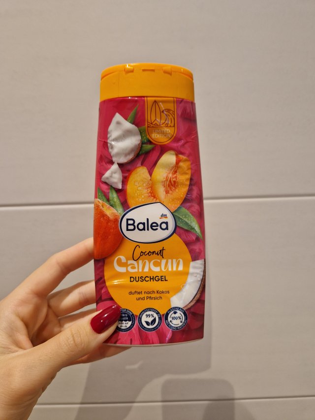 Denkowanie część druga :) Grudzień, kosmetyki w świątecznych opakowaniach lub w świątecznych kolorach: czerwonym, zielonym i złotym 