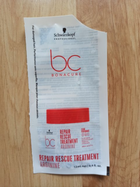 Denkowanie część druga :) Grudzień, kosmetyki w świątecznych opakowaniach lub w świątecznych kolorach: czerwonym, zielonym i złotym 