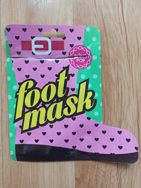 Denkowanie część druga :) Grudzień, kosmetyki w świątecznych opakowaniach lub w świątecznych kolorach: czerwonym, zielonym i złotym 