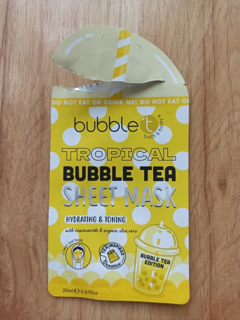 Denkowanie część druga :) Grudzień, kosmetyki w świątecznych opakowaniach lub w świątecznych kolorach: czerwonym, zielonym i złotym 