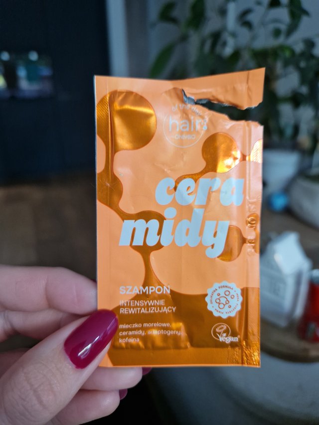 Denkowanie część druga :) Grudzień, kosmetyki w świątecznych opakowaniach lub w świątecznych kolorach: czerwonym, zielonym i złotym 