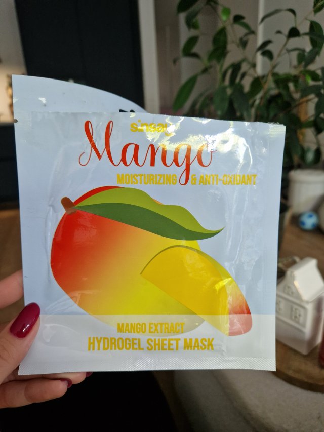 Denkowanie część druga :) Grudzień, kosmetyki w świątecznych opakowaniach lub w świątecznych kolorach: czerwonym, zielonym i złotym 