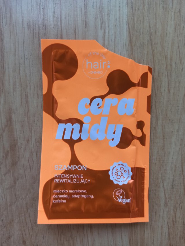 Denkowanie część druga :) Grudzień, kosmetyki w świątecznych opakowaniach lub w świątecznych kolorach: czerwonym, zielonym i złotym 