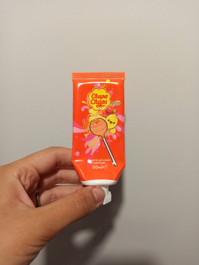 Denkowanie część druga :)  Czerwiec, Lato puka do drzwi 🏖️☀️, czyli zużywamy kosmetyki w kolorze żółtego 💛, pomarańczowego 🧡 i zielonego 💚 oraz z owocami 🍓🍒🍎🍉🍑🍊🥭🍋🍈🍐🥝🥑🍇