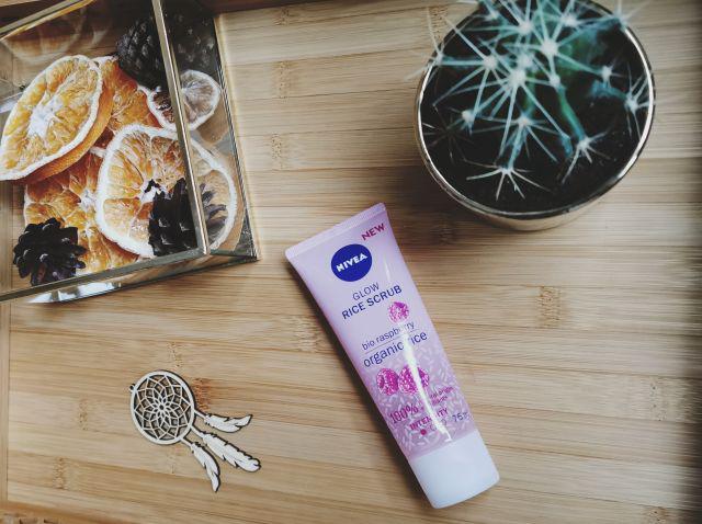 Nivea Glow Rice Scrub 