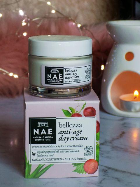 N.A.E. Naturale Antica Erboristeria. Krem do twarzy, Na dzień, Anti-Age, Organiczny olej z pestek winogron, Ekstrakt z aloesu i Kwas hialuronowy