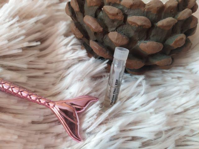 Avon Woda perfumowana, Parisian Chic EDP