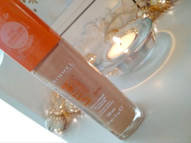 Rimmel Lasting Radiance, Podkład do twarzy, Anti-Pollution Foundation, Rozświetlający, nr 100  Ivory 
