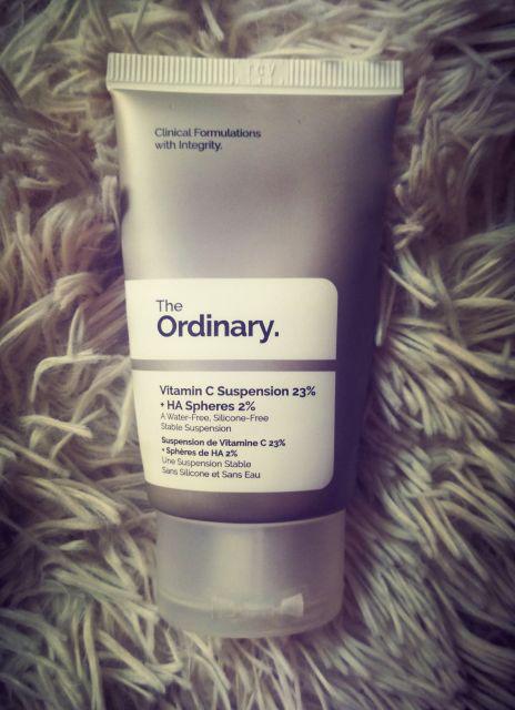 The Ordinary Serum do twarzy, Z 23% witaminą C i 2% kwasem hialuronowym
