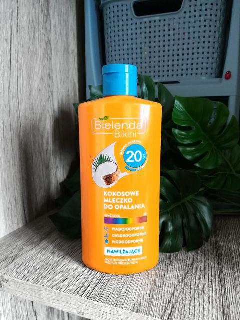 Bielenda Bikini, Kokosowe mleczko do opalania, Nawilżające, SPF 20