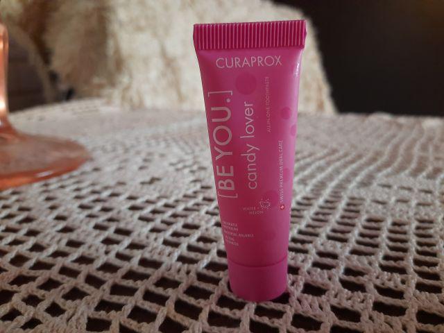 pasta do zębów różowa