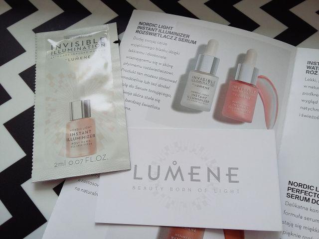 Lumene Invisible Illumination, Rozświetlacz z serum, Kolor Rosy Dawn