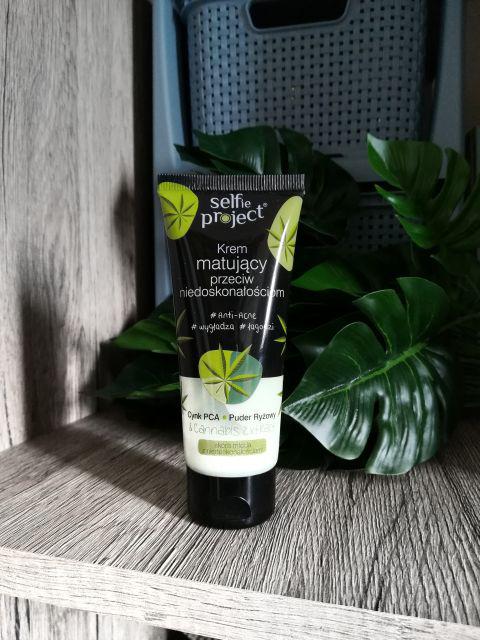 Selfie Project Krem do twarzy, Matujący, Przeciw niedoskonałościom, Cynk PCA, puder ryżowy & Cannabis Extract