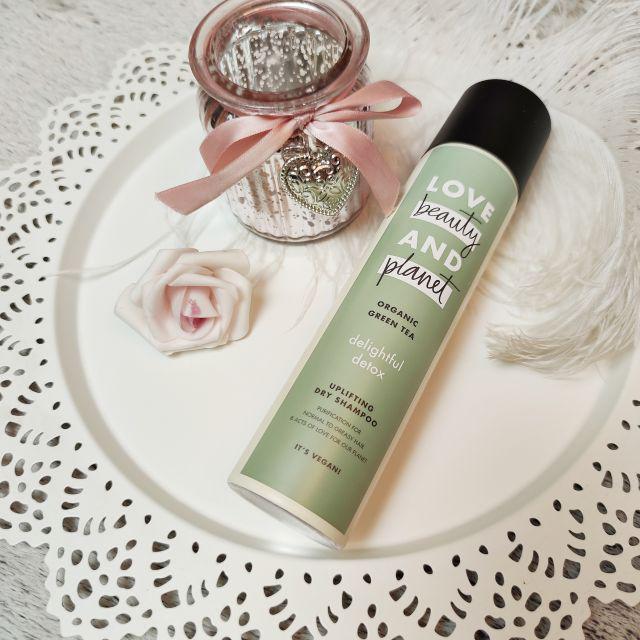 Suchy szampon Love beauty and planet