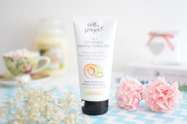 Selfie Project Żel, peeling i maseczka do twarzy, 3w1, Myjący, Węgiel BioAktywny, Mineralna glinka kaolin & zmielone pestki moreli