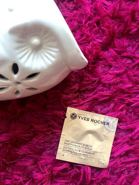 Yves Rocher Podkład do twarzy, Rayonnant Jeunesse, Wygładzająco - rozświetlający, nr 200