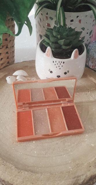 Bellapierre Peach Blossom, Paleta cieni do oczu